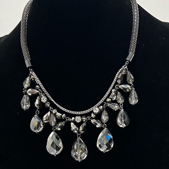Vera Wang Costume Necklace 15" Gun Metal Finish Drop AB Crystal Mesh Chain - Picture 1 of 7